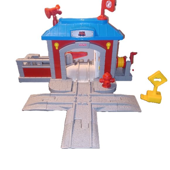 2003 Fisher Price GeoTrax Rail & Road System Fast Response Rescue Train Playset - Picture 6 of 7